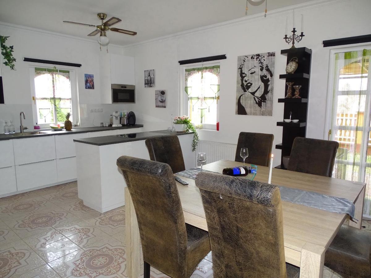 Lifestyle Balaton Villa Сиофок Екстериор снимка
