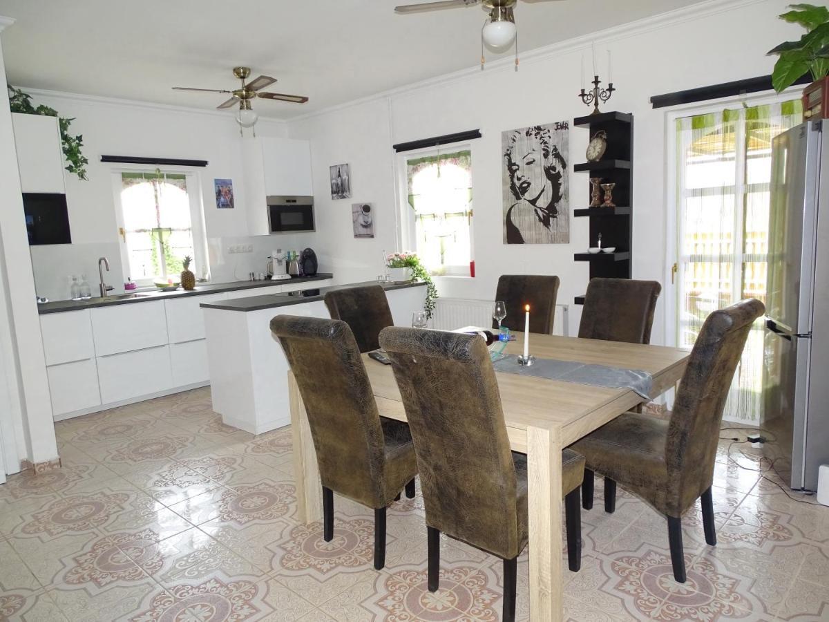 Lifestyle Balaton Villa Сиофок Екстериор снимка